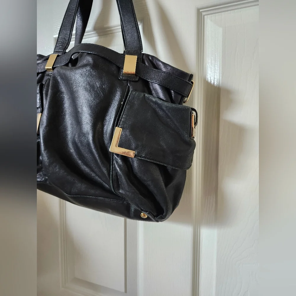 MICHAEL Michael Kors Black and Gold Shoulder Leather Bag
